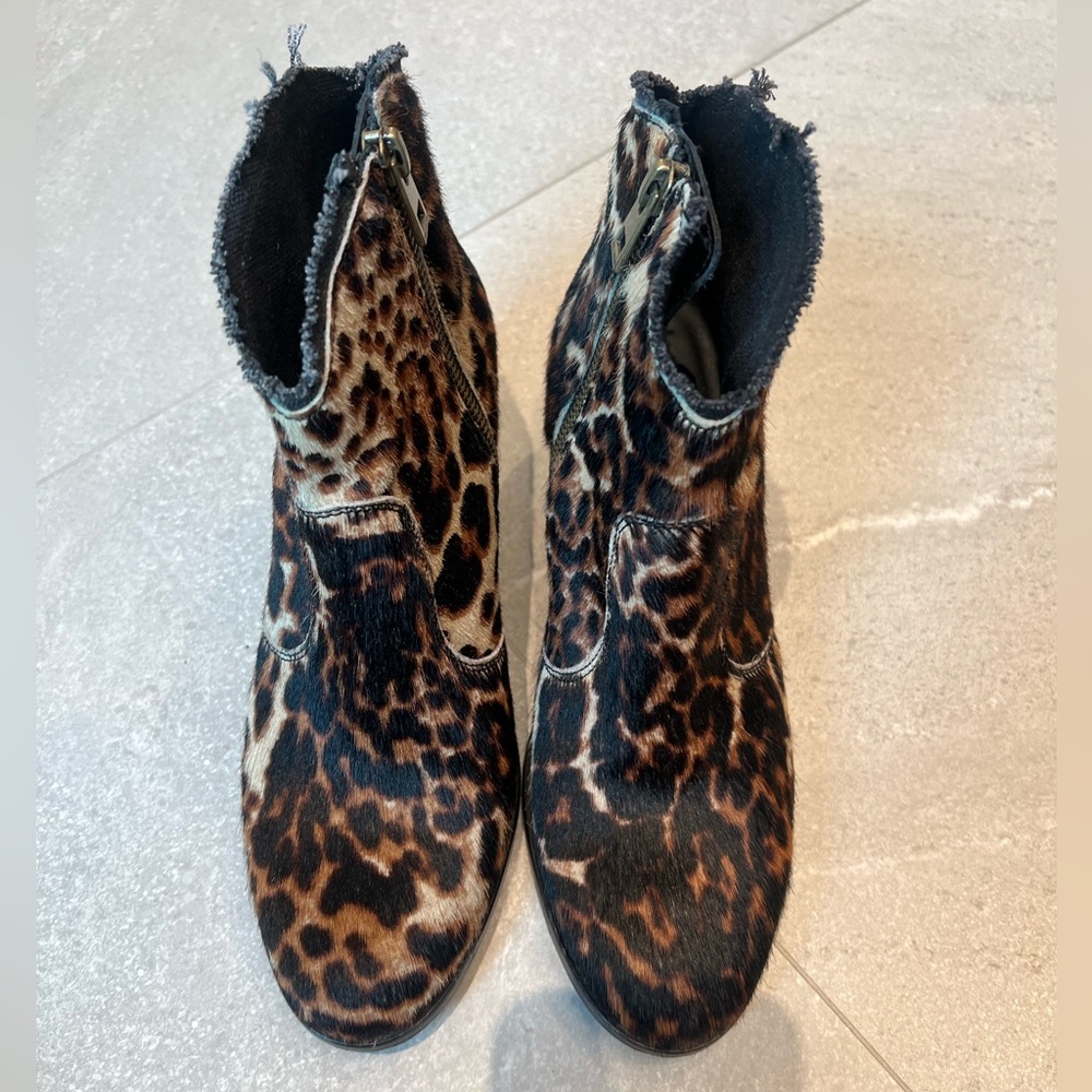 Zadig and Voltaire leapard booties!! Gorgeous on!!